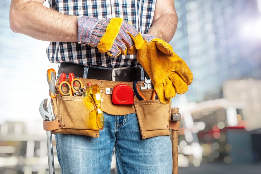 Do You Tip A Handyman? When, Why And How Much? A Guide