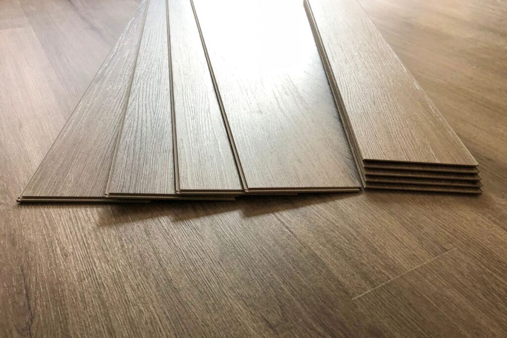 How To Stagger Vinyl Plank Flooring Perfectly? [Quick Guide]