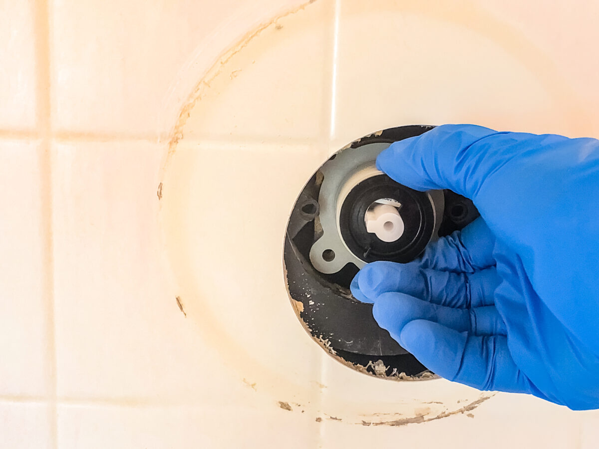 The shower Handle Spins All The Way Around Glamorous Place