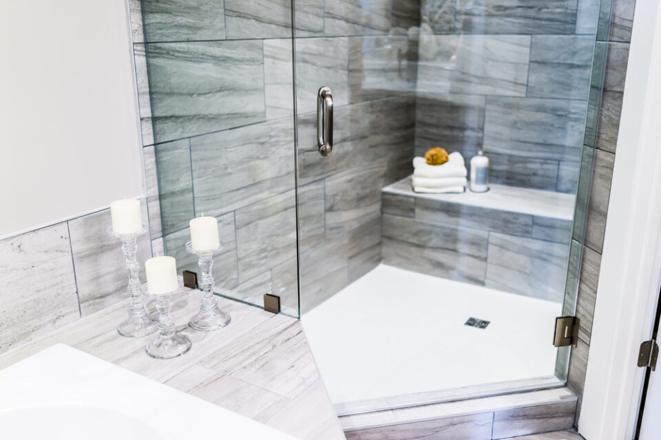 Which Way Should A Shower Door Open? HowTo Guide Glamorous Place