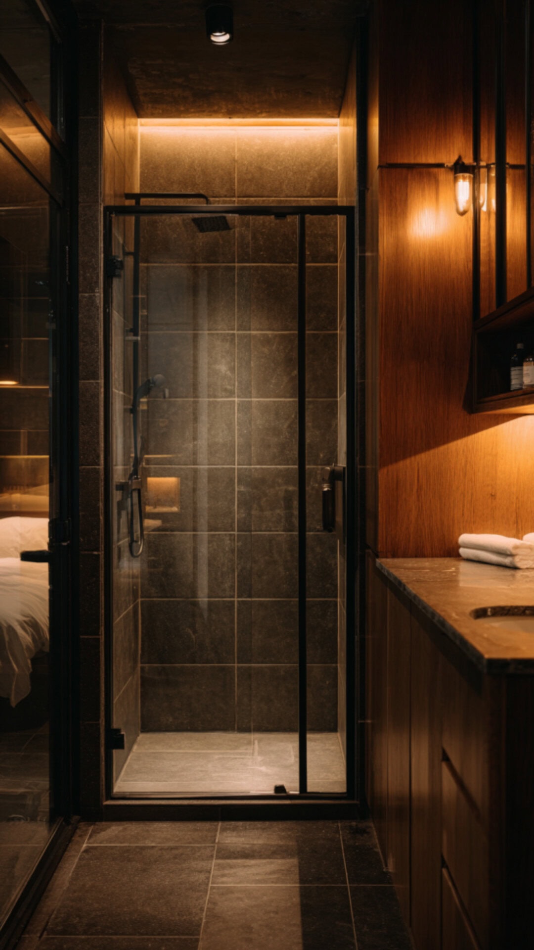 Dark Ensuite Bathroom